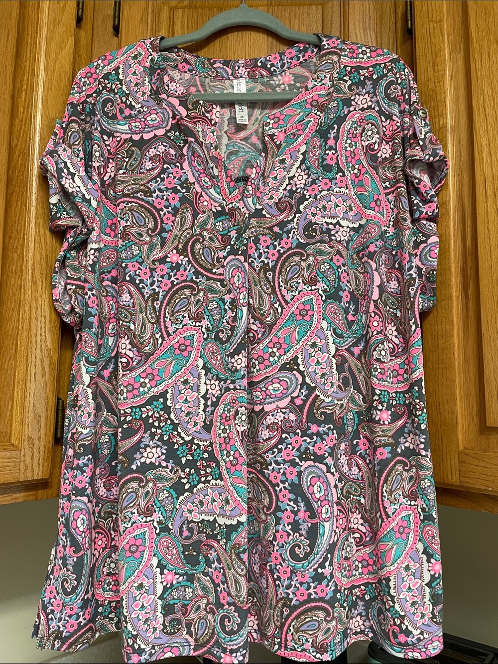 Dear Scarlett Women's Pink Paisley V-Neck Wrinkle Free Top XL